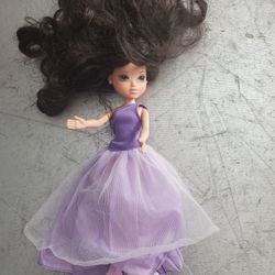 MGA Moxie Girlz Doll Sophia with dress gym Shoes