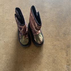 Kids Camo Snow Boots Size 9