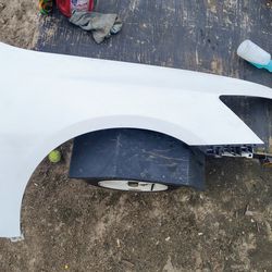 2003 to 2007 Honda Accord four-door right fender very good condition no scratches nor dents paint not fadit