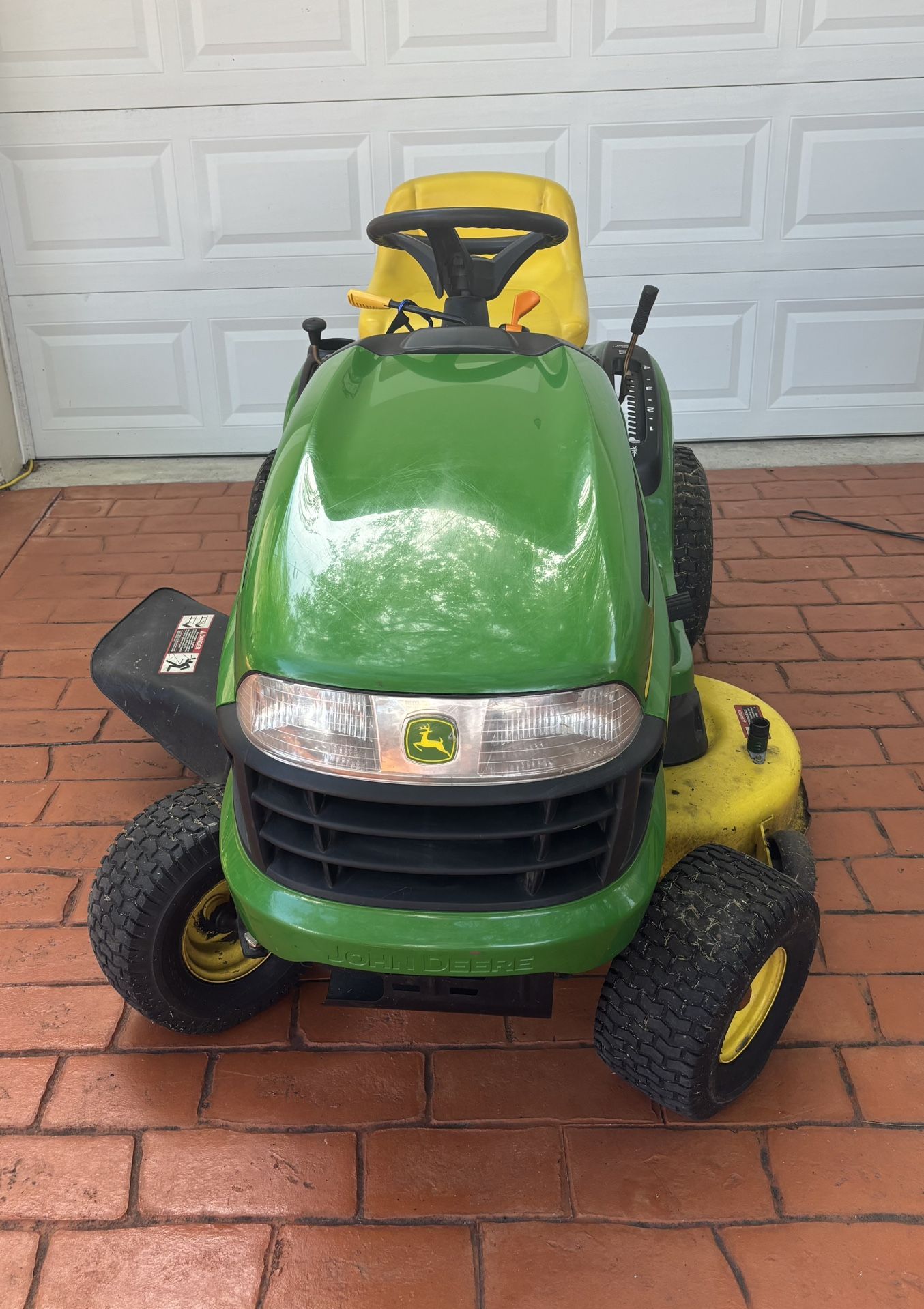 John Deere Tractor Lawn Mower