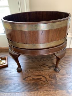 Exceptional Georgian Mid-18th Century Mahogany Cellarette & Jardinière Circa 1760 | In the Manner of Thomas Chippendale