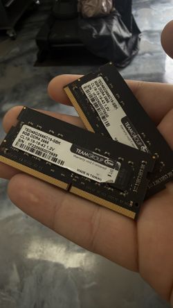 Laptop 16 GB ram Sticks
