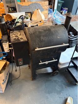 Traeger pellet grill smoker