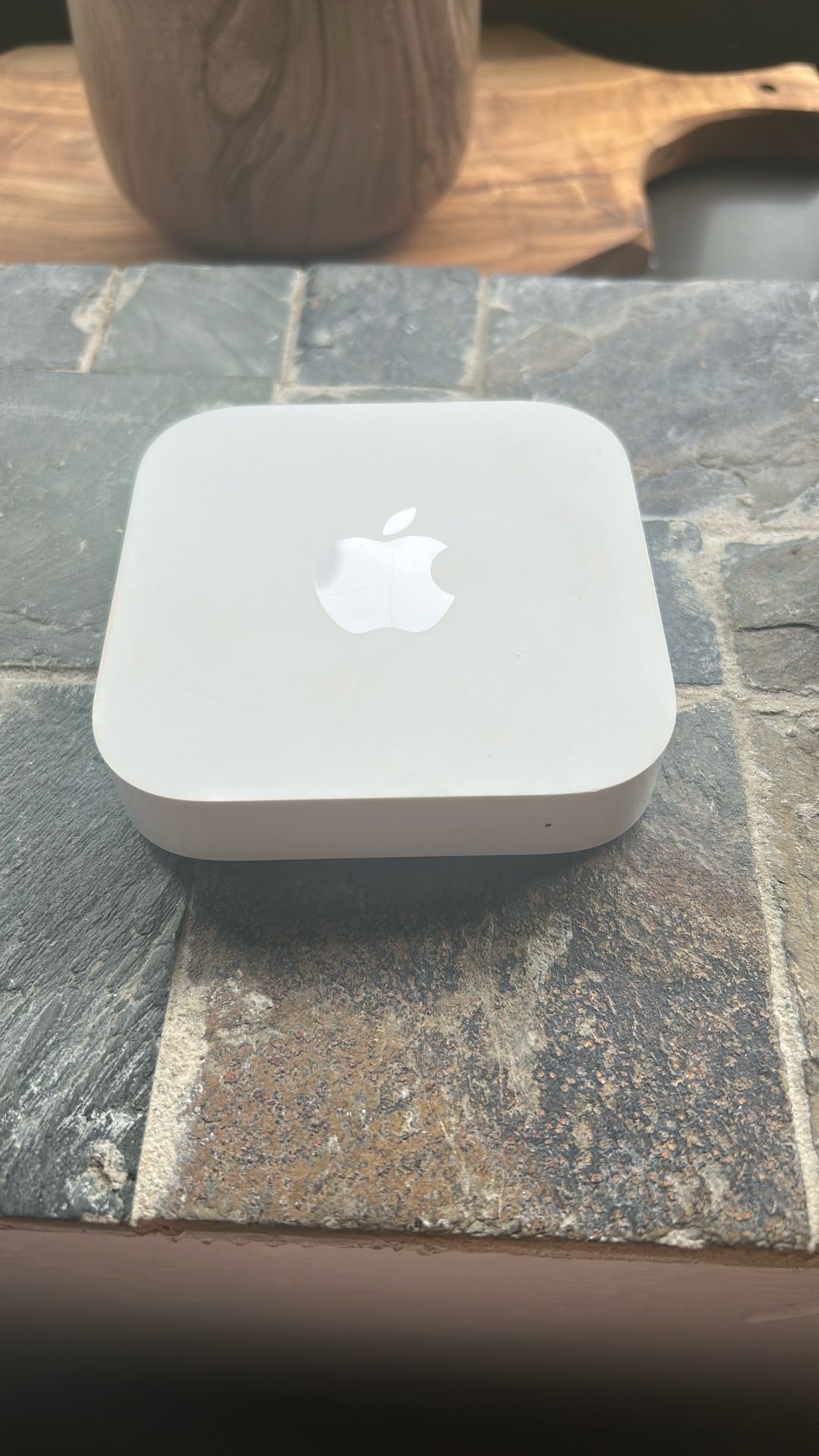 White Apple Airport (White)