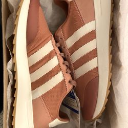 Womens Adidas Flashback