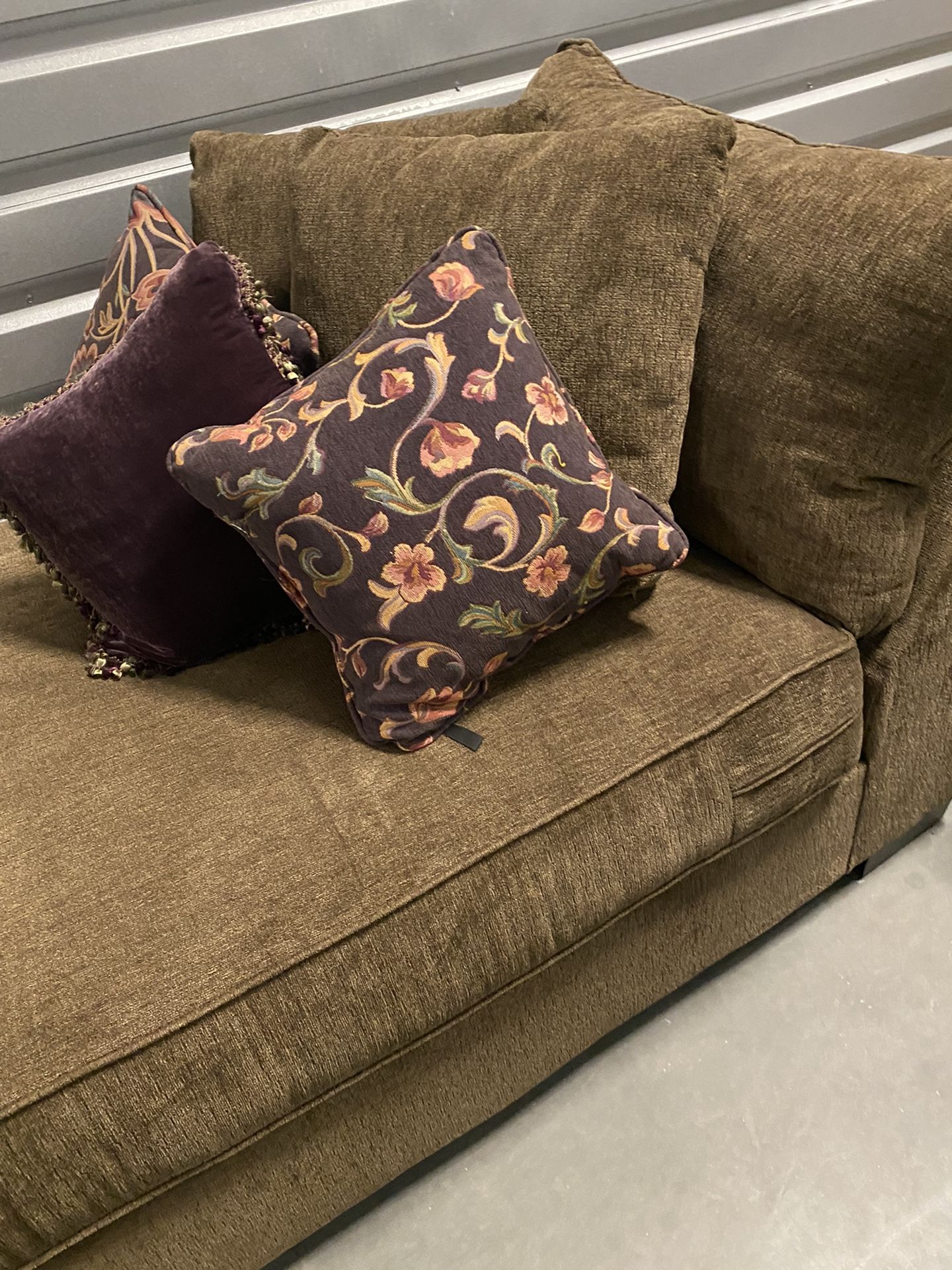 Beautiful RC Willey chaise lounge