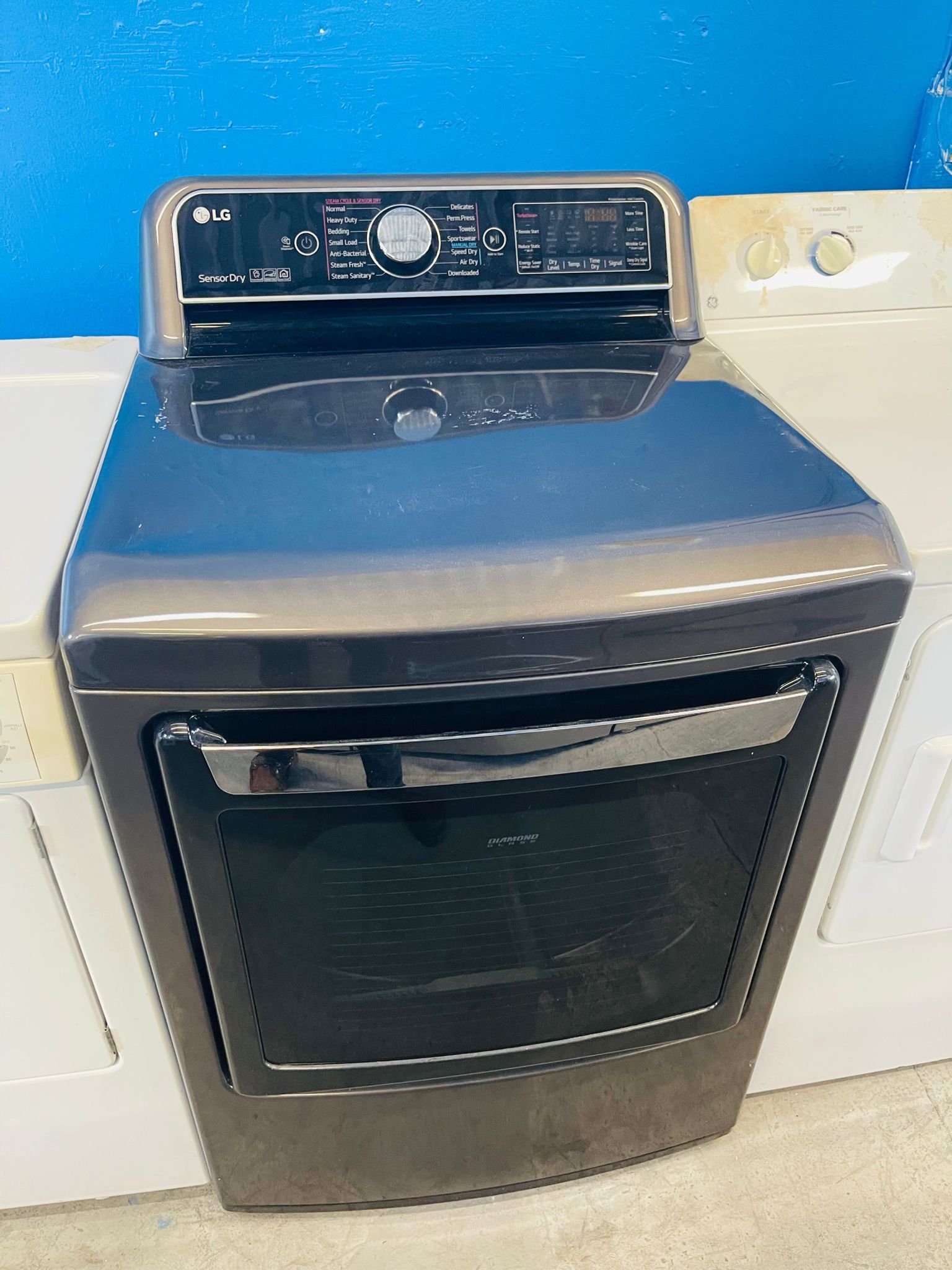 Lg dryer new scratch and dent