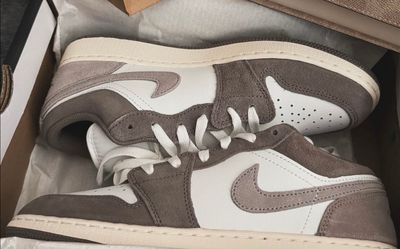 NIKE Women shoes size 7