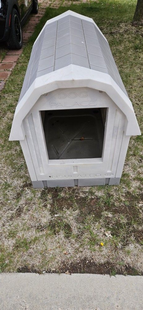 Als Solutions Insulated Dog Palace Outdoor Plastic Grey Dog House