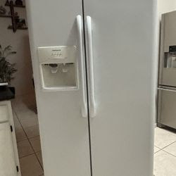 Frigidaire Fridge