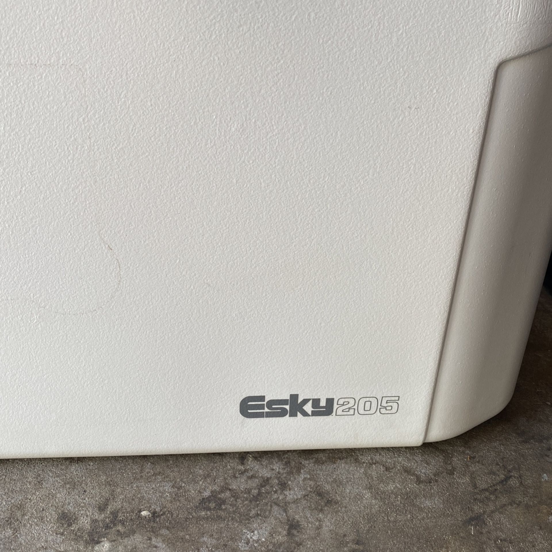 Coleman Esky 205 Ice Chest