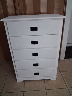 DRESSER