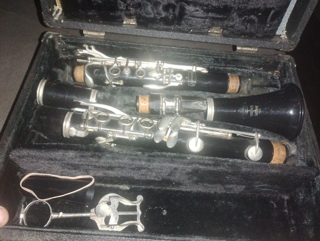 Vintage Bundy Clarinet 75 OBO