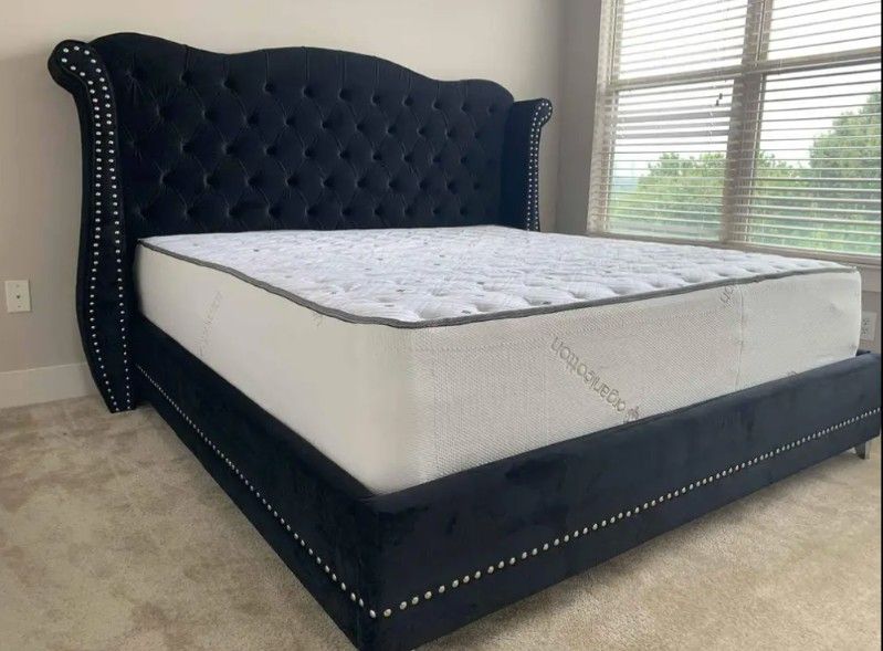 MS Gracie Tufted Velvet Platform Bed