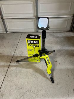 Ryobi 18V ONE+ HYBRID LED TRIPOD STAND LIGHT