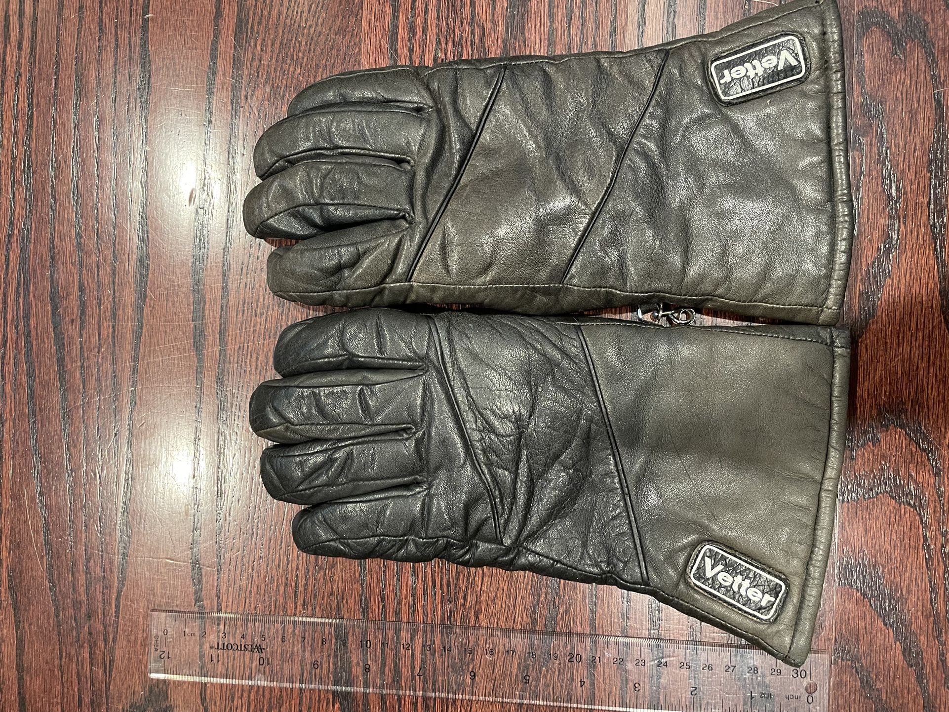 Vetter motorcycle cold weather, Thinsulate, full grain leather gauntlet gloves!