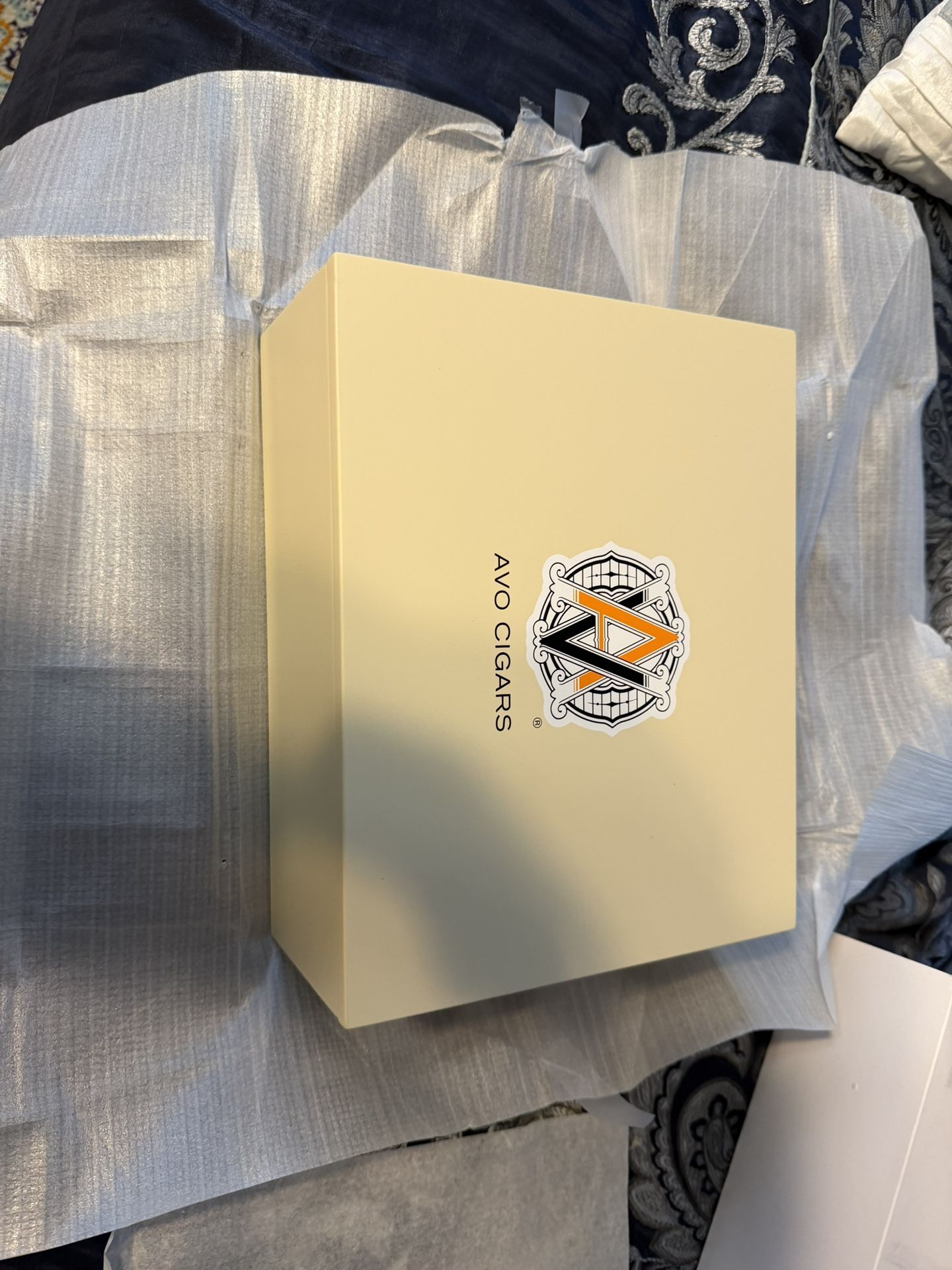 NIB AVO cigar Humidor