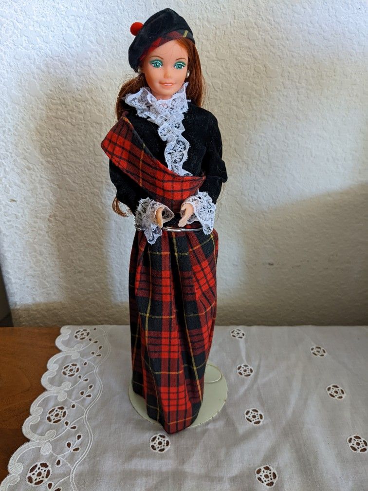 1980 Collector's Edition Scottish Barbie Dolls Of The World