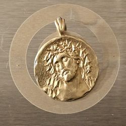 Jesus Gold Medallion