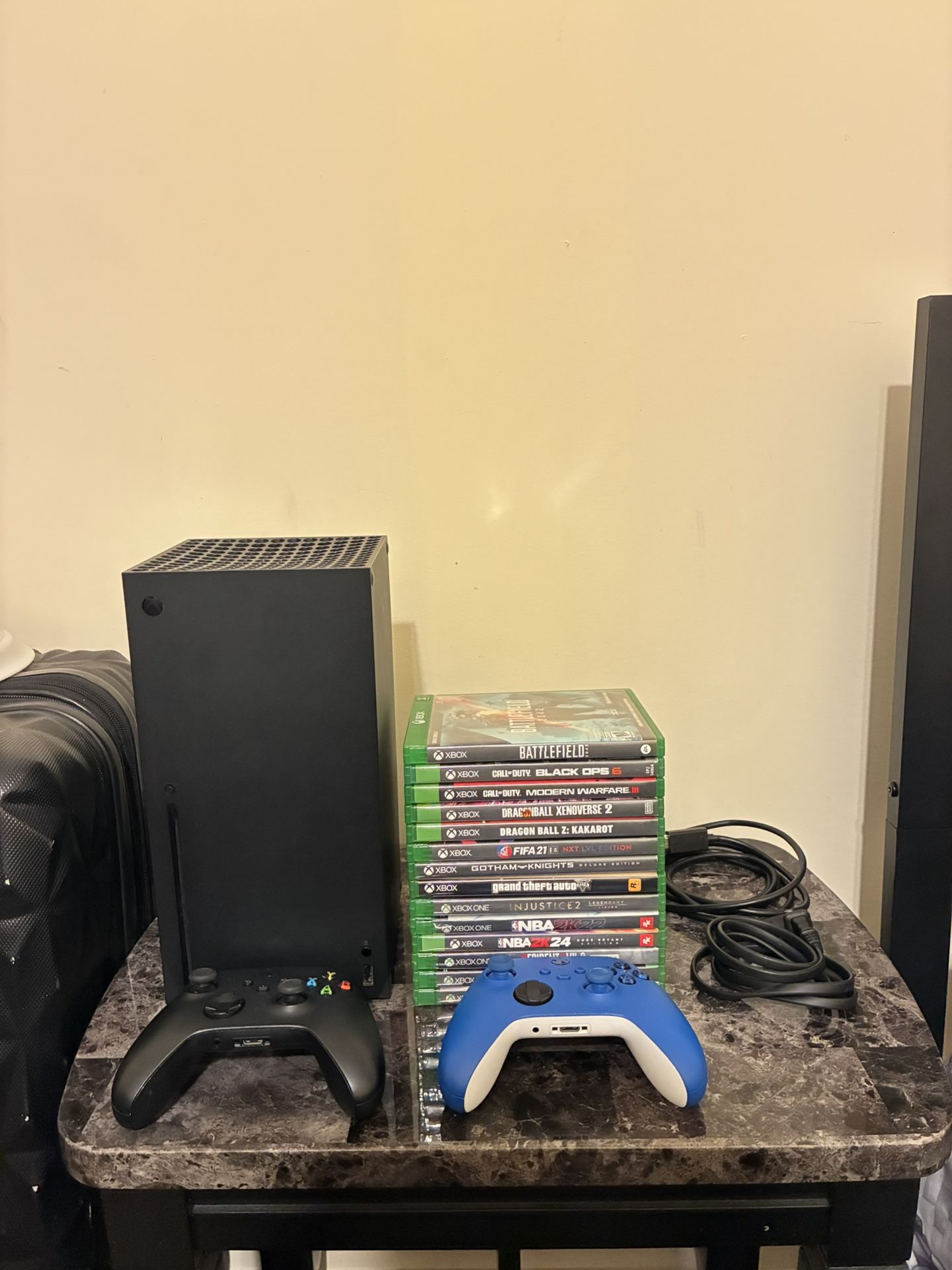 Xbox Series X, 2 Controllers,15 Games,1TB Of Space