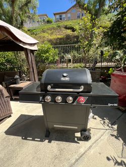 Dyna Glo 4-Burner Gas Grill