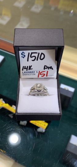 14k White Gold Diamond Ring