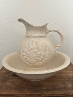 Vintage Farmhouse Turkey Pitcher & Basin Set