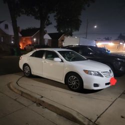 Toyota Camry Le 2011