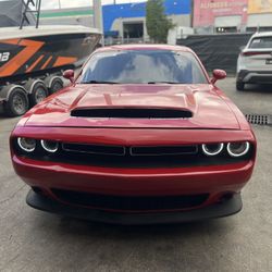 Dodge Challenger SXT 2017 Grey interior 