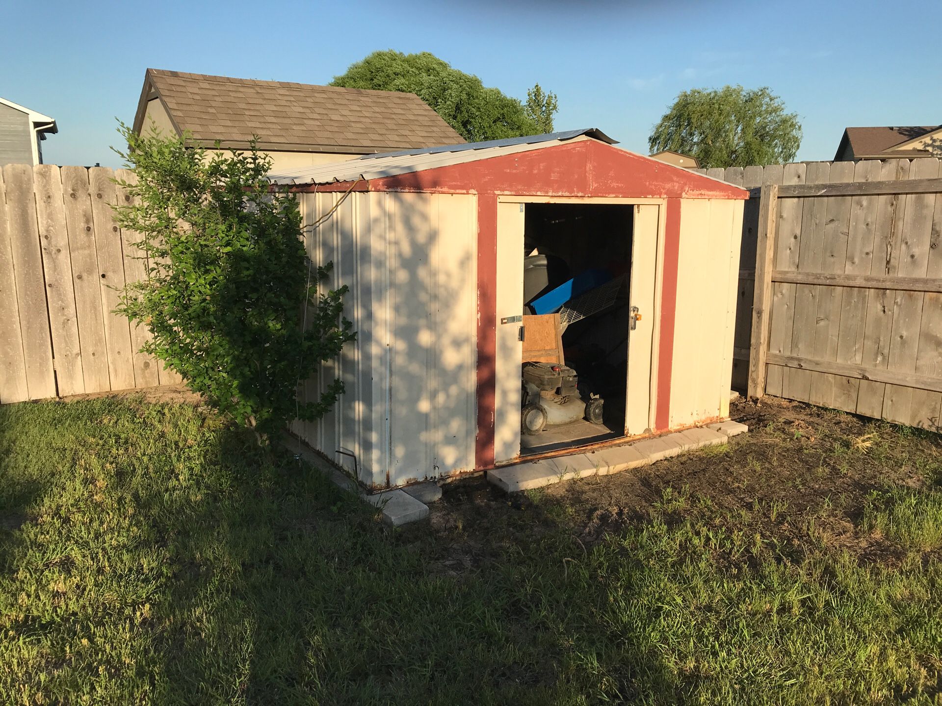 Shed 10x9x6 foots is in good condition $225 obo Goddard ks tell {contact info removed} call