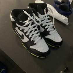 Nike Dunk Electric Pandas Sz8