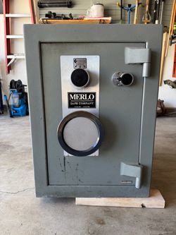 Merlo Safe 4 Digit Comb + Key