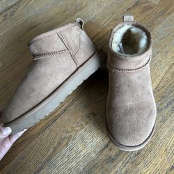 Uggs Classic Ultra Mini Women’s 6 Chestnut