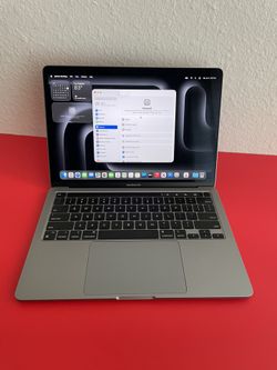MacBook Pro 13 with Touch Bar (M1 chip / 2020 model) 8GB Ram 256GB SSD powerful Laptop