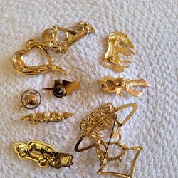 Vintage The Most Beautiful Lot of Pin and Brooch Gold Tone all for one price
