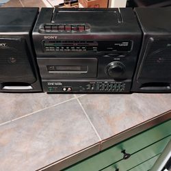 Sony CFS-1035 Radio Cassette Player 