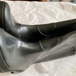 Boots For rain/farm/grassy