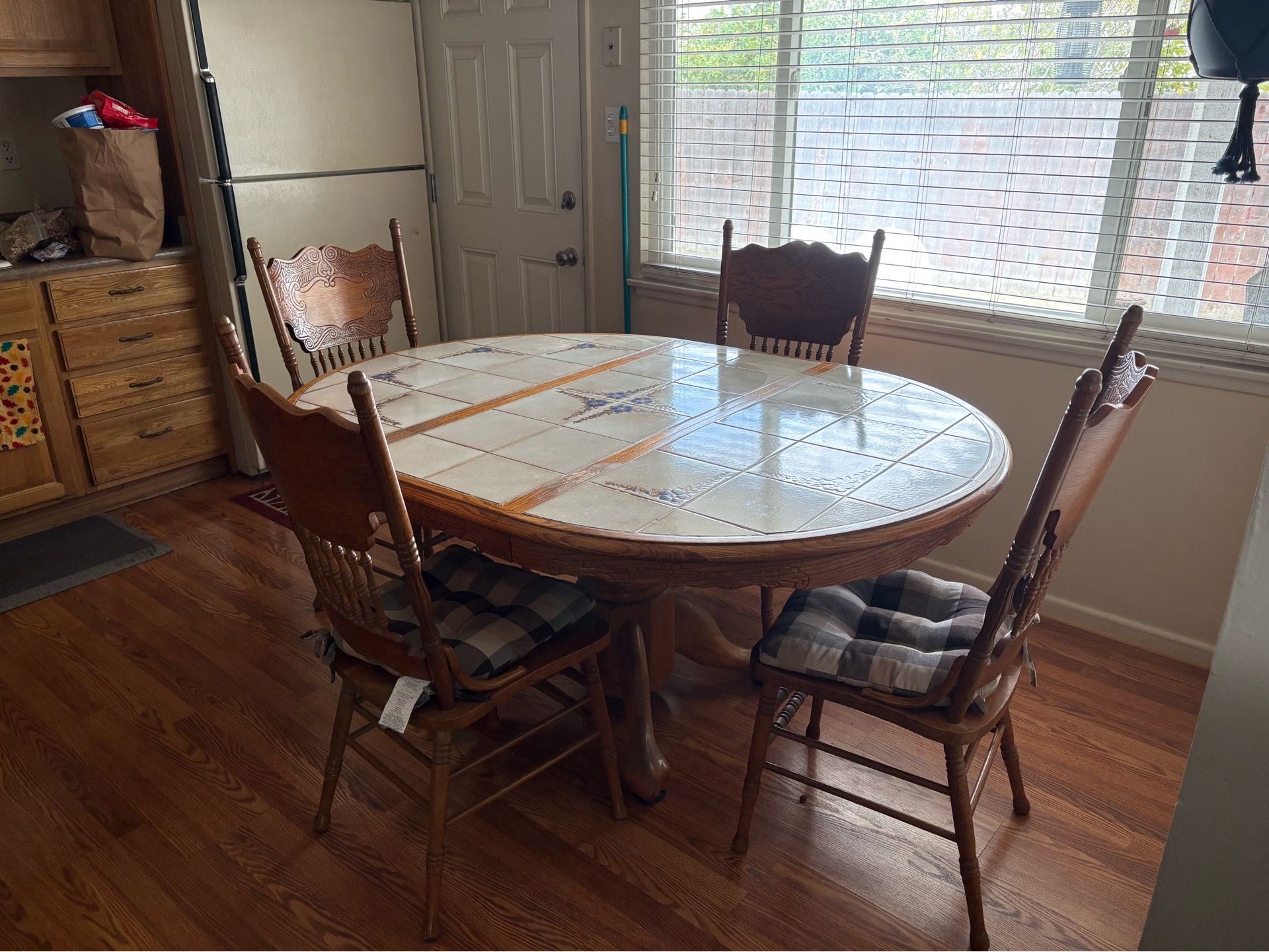 Table & chairs