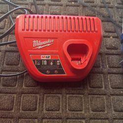 Milwaukee M12 Charger