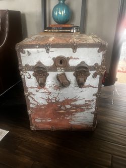 Chest / End Table / Side Table