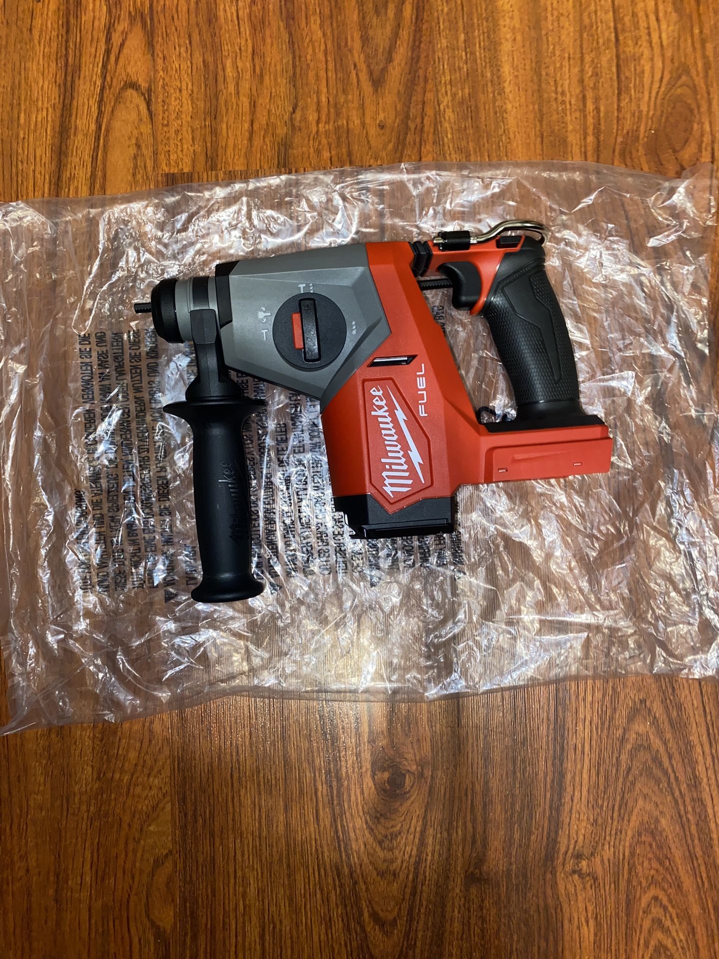 New Milwaukee M18 Fuel Brushless 5’8 SDS Plus Rotary Hammers 2908-20