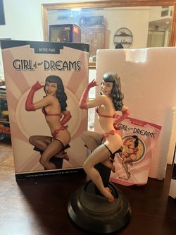 Bettie Page Statue