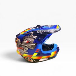 Troy Lee Youth SE4 Polyacrylite MIPS Carb Helmet Size Large Dirt Bike MX Retails for $260 Needs one screw for left side of visor