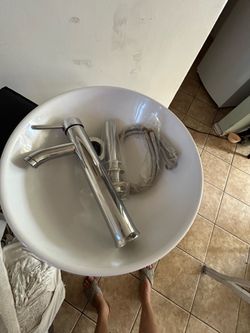 White sink