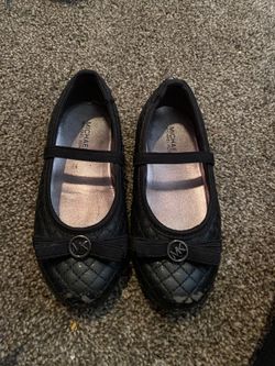 Micheal Kors Girl Flats
