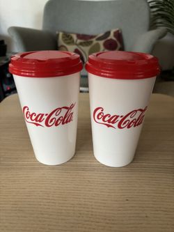 Classic Coca-Cola Reusable Plastic Cups with Lids / vintage