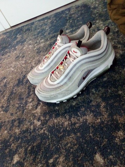 Nike Air Max Use College .Size 10.5 $25