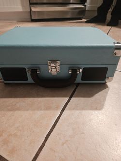 Victrola record player