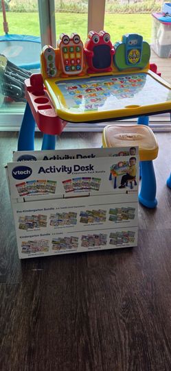 V-Tech Touch & Learn Activity Desk