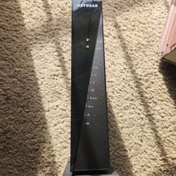 AC1750 WiFi Cable Modem Router (C6300)

NETGEAR DOCSIS® 3.0 1.75Gbps Two-in-one Cable Modem + WiFi Router